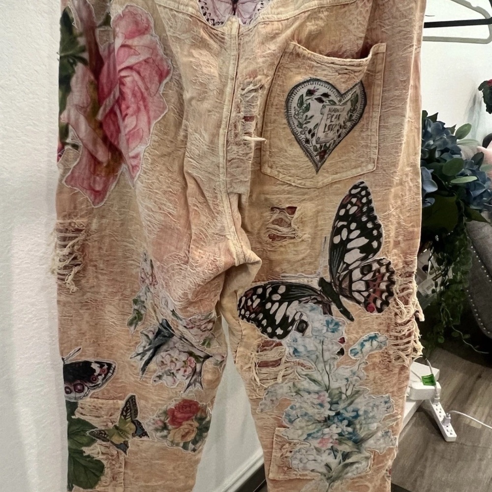 Magnolia Pearl Pink and Cream Buttoned butterfly Rose Trousers (item 001) - Picture 6 of 7